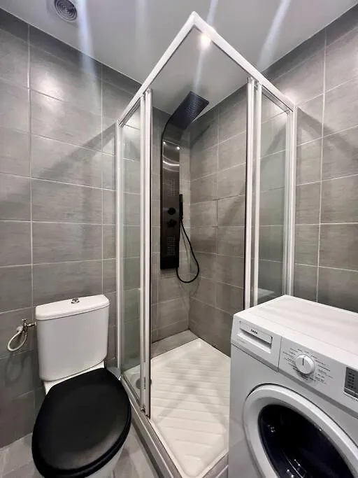 Cannes - Centre Ville Pour 2 Personnes 0*,  France